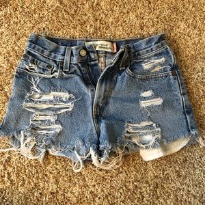 Levi Shorts 🌸 MAKE ME AN OFFER 🌸
